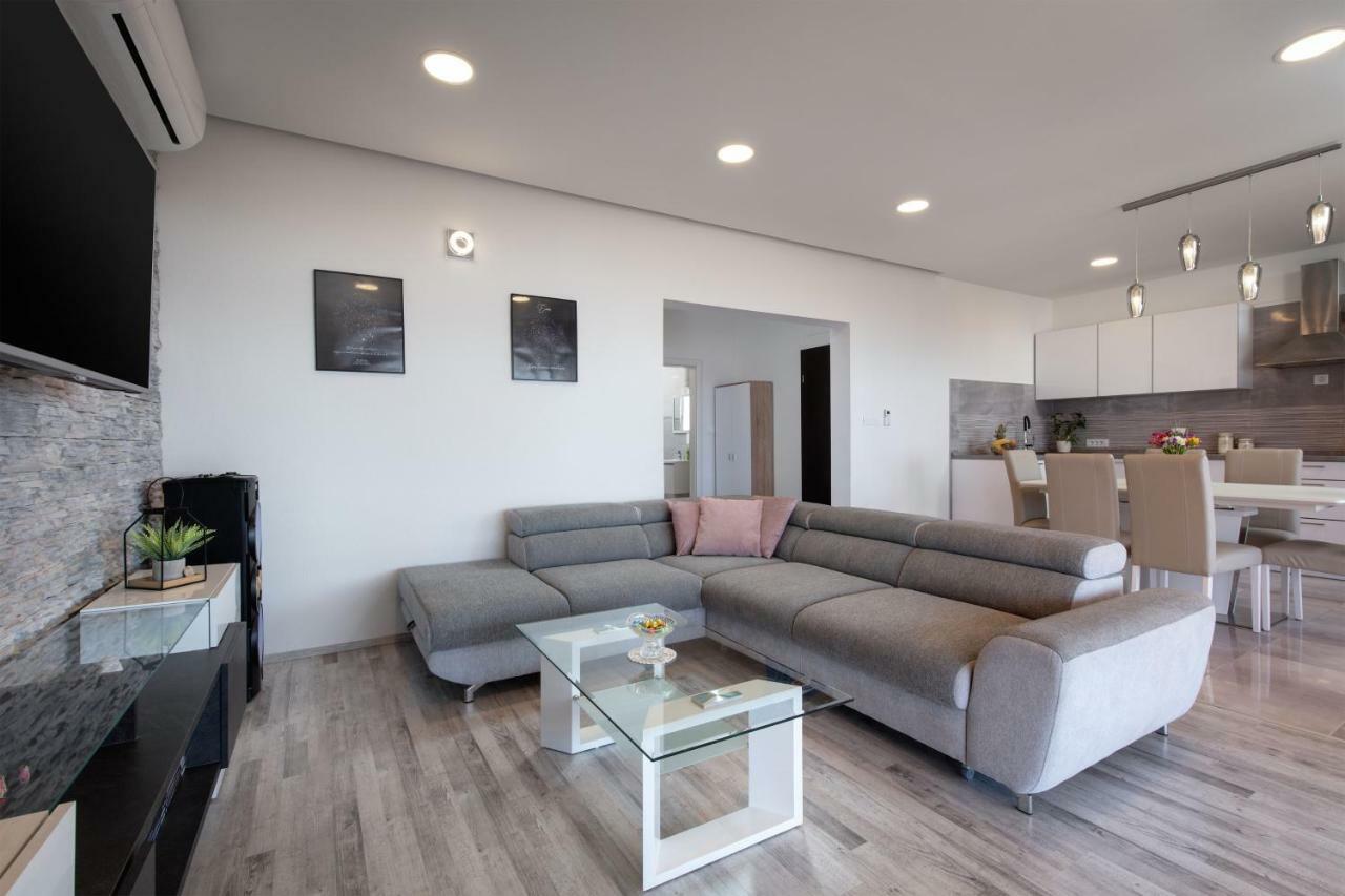 Luxury Apartment Nora Podstrana Dış mekan fotoğraf