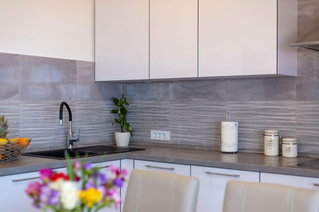 Luxury Apartment Nora Podstrana Dış mekan fotoğraf